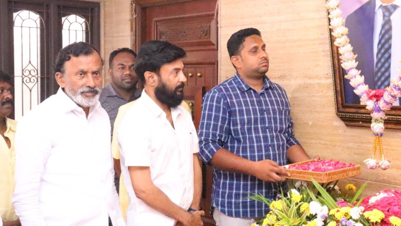 சட்லஜ் நதிக்கரையில் விபத்தில் ஏற்பட்டு மரணம் அடைந்த திரு வெற்றி துரைசாமி அவர்களின் திருஉருவப்படத்திற்கு  மலர் அஞ்சலி