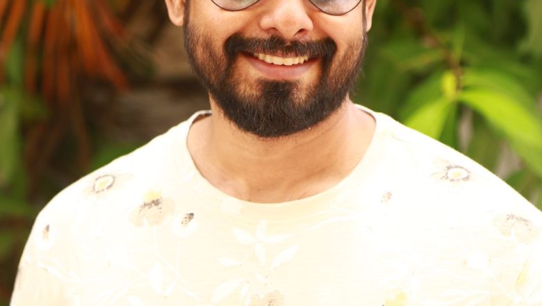 அன்னையின் நினைவாக உழைக்கும் பெண்களை தேடிச் சென்று பரிசளித்த நடிகர் ஆரி அர்ஜுனன்!!