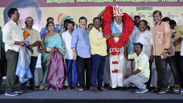 சின்னத்திரை இயக்குனர் சங்க நிர்வாகிகளை அமைச்சர் அறிமுகப்படுத்தினார்.