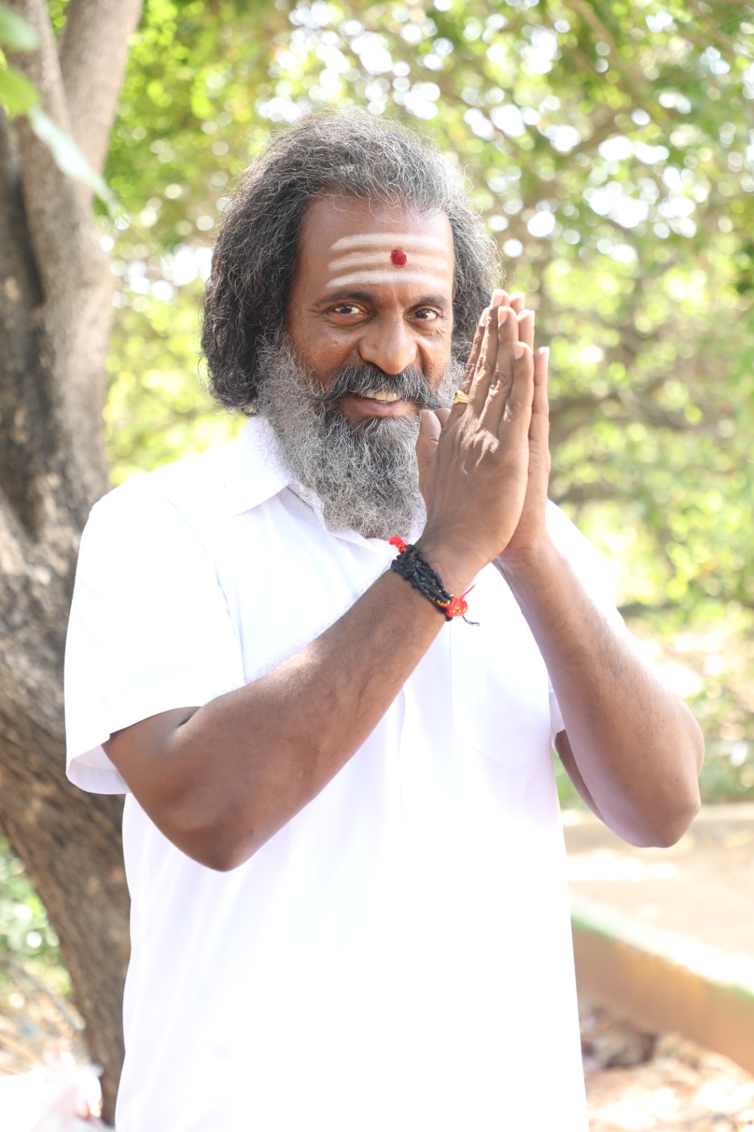 சாகித்யா கிரியேஷன் மற்றும் தி கிங் மூவி என்டர்டைன்மென்ட் இணைந்து தயாரிக்கும் படம் நடு நாடு