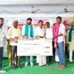 *இயற்கை விவசாயிகளுக்கு விருது வழங்கிய நடிகர் சௌந்தரராஜா*